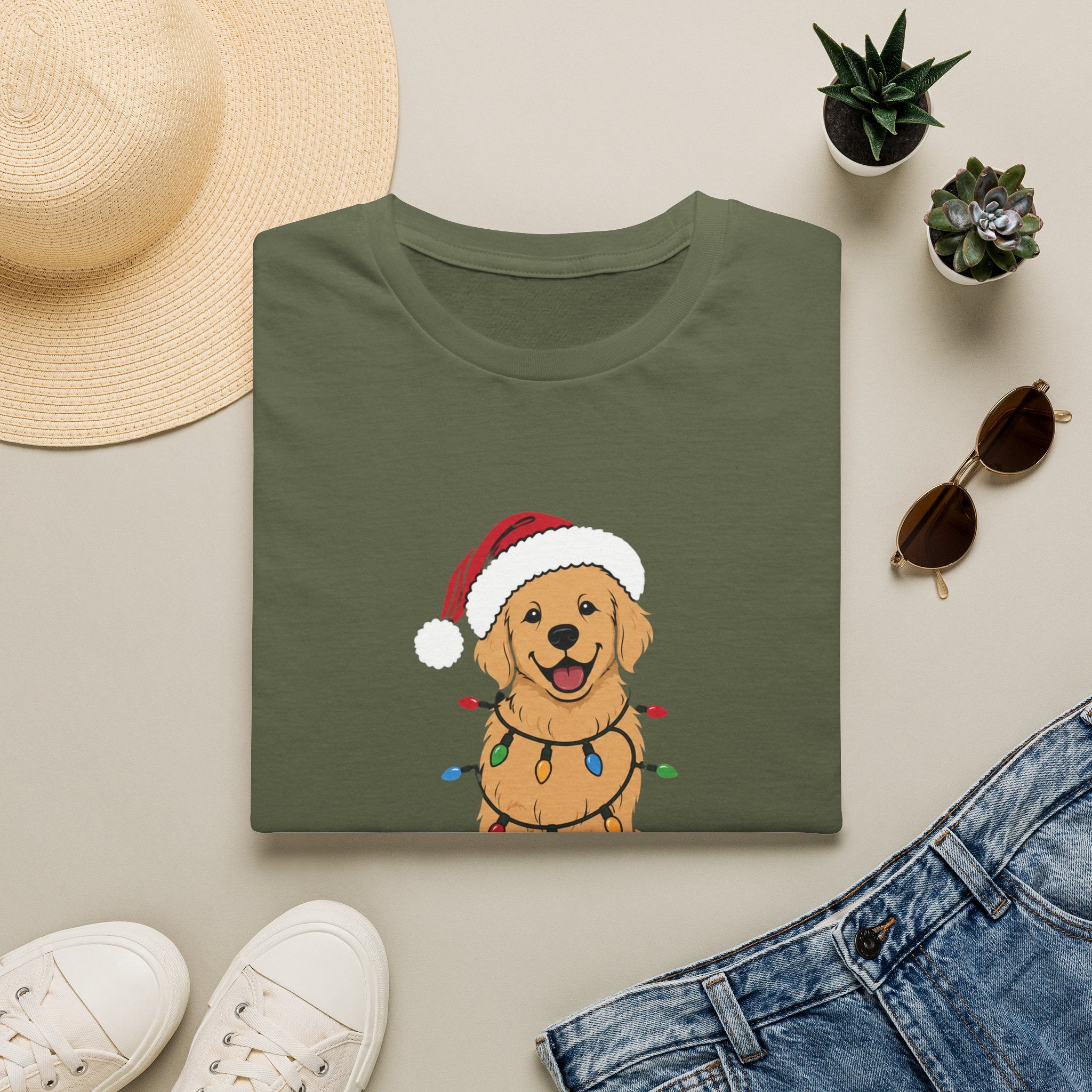 Christmas Golden Retriever T‑Shirt — Cute Dog in Santa Hat with Holiday Lights